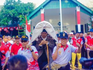 Wali Kota Bogor Dedie A Rachim mengikuti napak tilas sudirman, Minggu (3/8/2025).
Foto: Kominfo Kota Bogor