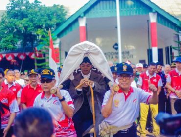 Wali Kota Bogor Dedie A Rachim mengikuti napak tilas sudirman, Minggu (3/8/2025).
Foto: Kominfo Kota Bogor