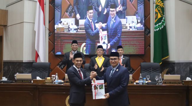 Dewan Perwakilan Rakyat Daerah (DPRD) Kabupaten Bogor bersama Pemerintah Kabupaten (Pemkab) Bogor menggelar rapat paripurna. (foto; ist)