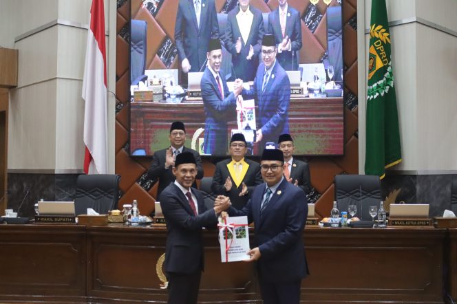 
					Dewan Perwakilan Rakyat Daerah (DPRD) Kabupaten Bogor bersama Pemerintah Kabupaten (Pemkab) Bogor menggelar rapat paripurna. (foto; ist)