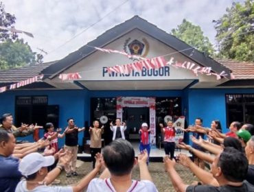 Anggota pwi kota bogor berfoto bersama usai Jumat Sehat. (Foto: Rizki)