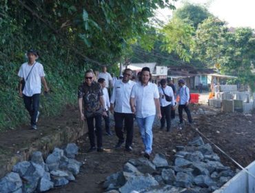 Badan Anggaran DPRD Kota Bogor sidak longsor batutulis.
(Foto: Humpro)