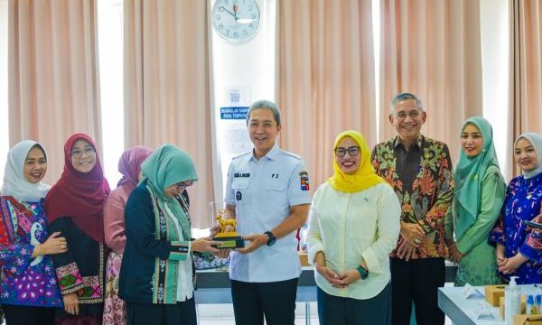 Ssejumlah masukan penting terkait pelaksanaan program Cek Kesehatan Gratis (CKG) disampaikan Wali Kota Bogor, Dedie A. Rachim, ke Komisi IX DPRRI. (Foto: Kominfo Kota Bogor)