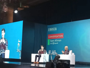 Arsip foto - CEO OpenAI, Sam Altman (kiri) saat acara Conversation with Sam Altman yang diselenggarakan KORIKA dan GDP Venture di Hotel Indonesia, Jakarta Pusat ). Foto: ANTARA/Farhan Arda Nugraha.