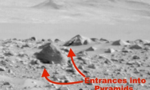 Ilmuwan Menemukan Piramida yang Lebih Besar dari Giza di Mars Foto: ET Database