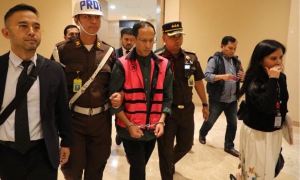 Mantan Menteri Pendidikan nadiem Makarim ditahan usai menjalani pemeriksaan. (Foto: ist)