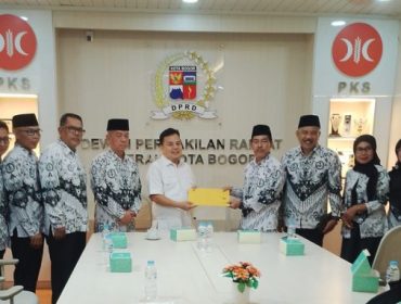 PGRI audensi dengan Ketua DPRD Kota Bogor Adityawarman. (Foto; Humpro Kota Bogor)