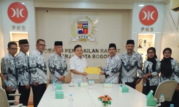 PGRI audensi dengan Ketua DPRD Kota Bogor Adityawarman. (Foto; Humpro Kota Bogor)