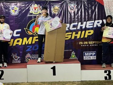 Atlet Compound Pajajaran Archery Centre (P’ArC) Kota Bogor, Dina Putri Amalia, berhasil mengharumkan nama Indonesia di ajang SAAC Archery Championship 2025 di Padang Radia Arena, Bukit Jelutong, Shah Alam, Selangor, Malaysia tanggal 26 – 28 September 2025 kemarin. (Foto: P'ArC)