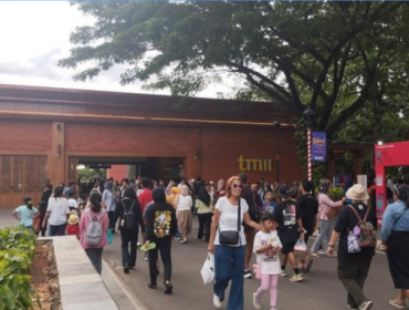 Taman Mini Indonesia Indah (TMII) di Jakarta Timur dipadati pengunjung (dok. Maulana Ilhami Fawdi/detikcom)