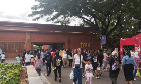 Taman Mini Indonesia Indah (TMII) di Jakarta Timur dipadati pengunjung (dok. Maulana Ilhami Fawdi/detikcom)