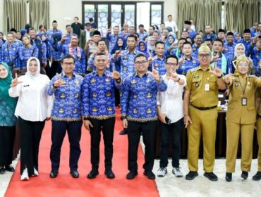 Anugerah gapura sri baduga. (foto: Kominfo Kota Bogor)