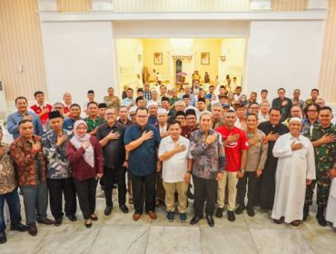 Forkopimda dan sejumlah elemen masyarakat Kota Bogor sepakat kota ini harus damai. (Foto: Kominfo Kota Bogor)