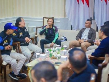 Wakil Wali Kota Bogor Jenal Mutaqien saat menerima komunitas ojol di ruang kerjanya. (Foto: Saefuloh)