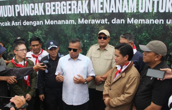 Anggota DPR RI, Mulyadi (tengah). (foto: ist)