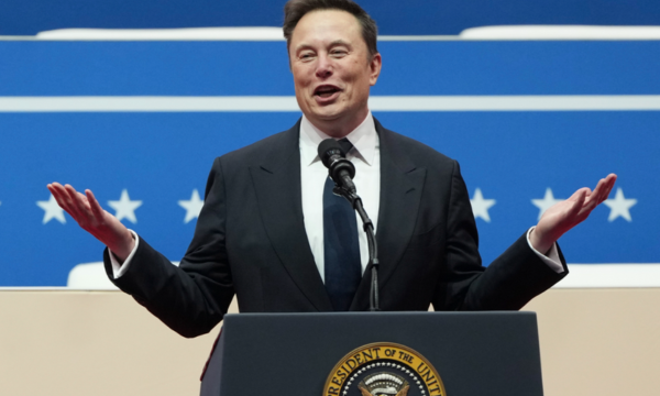 Bos Tesla, Elon Musk, tercatat menjadi orang pertama yang berhasil meraih kekayaan bersih lebih dari 500 miliar dollar AS atau sekitar Rp 8.311 triliun (asumsi kurs Rp 16.622 per dollar AS).(Foto: Associated Press (AP)) 