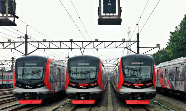 KAI Commuter mengoperasikan 11 rangkaian sarana KRL baru di jalur Bogor dan Cikarang.