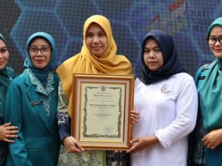 Kampung KB SIndang barang terima penghargaan di Harganas 2025. (Foto DPPKB Kota Bogor)