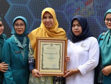 Kampung KB SIndang barang terima penghargaan di Harganas 2025. (Foto DPPKB Kota Bogor)