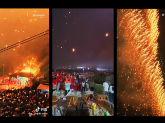 Pertunjukan atraksi drone dan kembang api di Liuyang, Kamis (2/10/2025) berubah petaka. Beberapa drone mengalami malfungsi dan terbakar di langit. Serpihan drone yang terbakar berjatuhan dan menghujani penonton. Insiden ini viral di media sosial.(Foto: X/@shanghaidail @AJEnglish @straits_times)