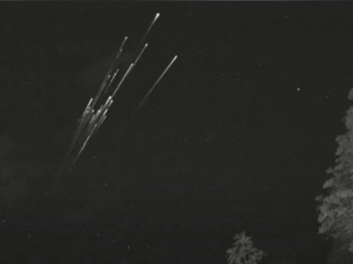 Prediksi Mengerikan: 5 Satelit Starlink Bisa Jatuh ke Bumi Per Hari Foto: Space