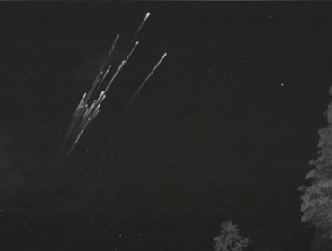 Prediksi Mengerikan: 5 Satelit Starlink Bisa Jatuh ke Bumi Per Hari Foto: Space
