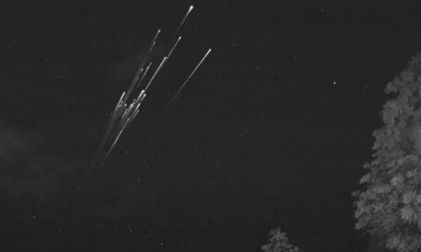 Prediksi Mengerikan: 5 Satelit Starlink Bisa Jatuh ke Bumi Per Hari Foto: Space