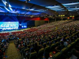 Kepala daerah dikumpulkan untuk hadir di acara Konsolidasi Regional untuk peningkatan tata kelola Program Makanan Bergizi (MBG) di wilayah Jawa Barat, DKI Jakarta, dan Banten yang digelar, Senin (13/10/2025). (foto: Kominfo Kota Bogor)