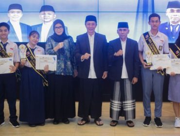 Wali Kota Bogor, Dedie A. Rachim menekankan pentingnya pengendalian jumlah penduduk melalui program Sekolah Siaga Kependudukan (SSK) sebagai langkah untuk menyiapkan generasi yang berkualitas.
(foto: Kominfo Kota Bogor)