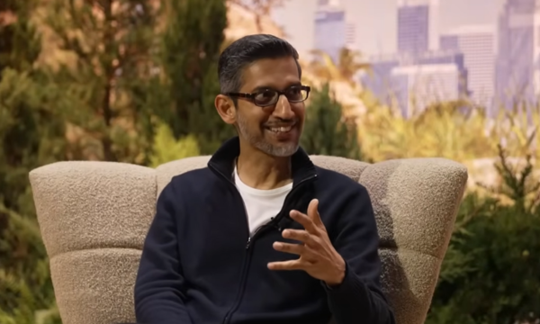 CEO Alphabet dan Google, Sundar Pichai mengungkapkan reaksi dan pandangannya ketika OpenAI tiba-tiba merilis chatbot AI fenomenal, ChatGPT pada November 2022. Foto: (YouTube/ Salesforce)