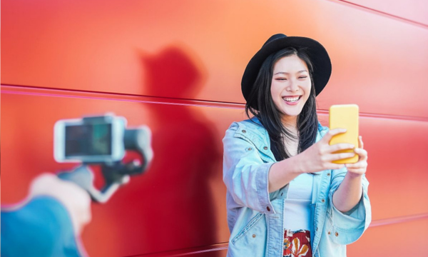 Ilustrasi influencer (Foto: DOK. SHUTTERSTOCK)