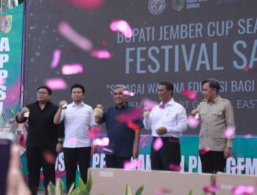 Pembukaan Bupati Cup Season 2 di Stadion JSG Ajung, Sabtu (1/11/2025). (foto: ist)