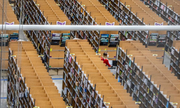 Gudang Amazon. (Foto: Getty Images/Maja Hitij)