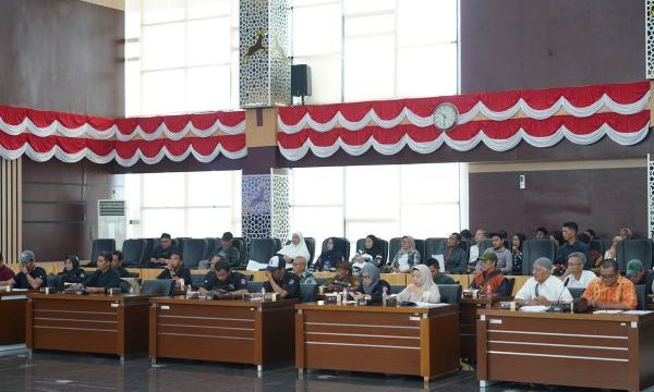 Rapat dengar pendapat. (foto: hmp)