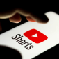 YouTube Shorts Kini Mendulang Lebih Banyak Uang Ilustrasi YouTube Shorts. (Foto: Rafael Henrique/SOPA Images)