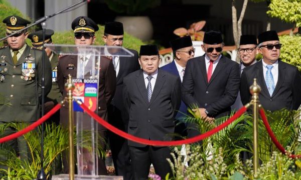 Ketua DPRD Kota Bogor Adityawarman menghadiri upacara Hari pahlawan. (foto: hmp)