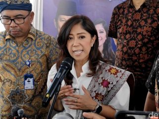 Foto: Menteri Komunikasi dan Digital (Menkomdigi) Meutya Hafid saat ditemui di Abiansemal, Badung, Bali, Minggu (2/11/2025). (Foto: Agus Eka/detikBali)