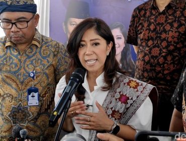 Foto: Menteri Komunikasi dan Digital (Menkomdigi) Meutya Hafid saat ditemui di Abiansemal, Badung, Bali, Minggu (2/11/2025). (Foto: Agus Eka/detikBali)