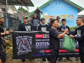 Komunitas PMC Serahkan Bantuan Kemanusian ke warga Sukabumi. (Foto: PMC)