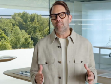 Alan Dye, Vice President of Human Interface Design Apple yang dibajak Meta dan direkrut untuk menjadi kepala studio kreatif baru di Reality Lab. (Foto: Apple)