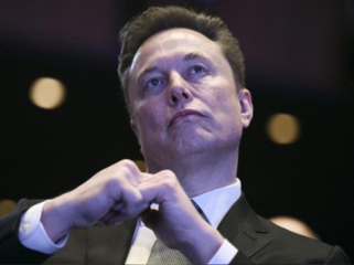 Elon Musk mengkritik perlombaan reaktor fusi nuklir, menyebut Matahari sebagai sumber energi gratis. (Foto: AFP/BRENDAN SMIALOWSKI)