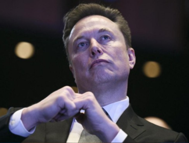 Elon Musk mengkritik perlombaan reaktor fusi nuklir, menyebut Matahari sebagai sumber energi gratis. (Foto: AFP/BRENDAN SMIALOWSKI)