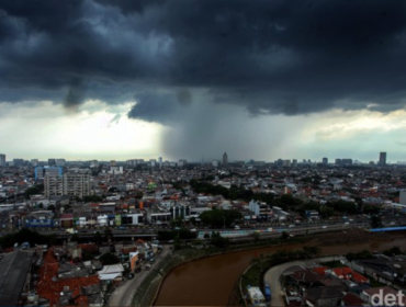 Ilustrasi Cuaca Ekstrem. Foto: Rifkianto Nugroho/detikcom