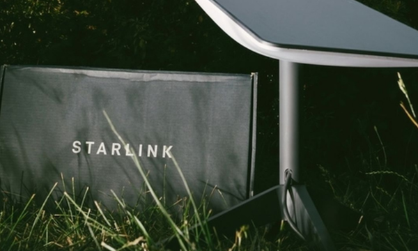 Ilustrasi Starlink. Perdana Menteri Vietnam Pham Minh Chinh menyatakan bahwa pemerintah siap mempercepat pemberian lisensi bagi layanan internet satelit Starlink milik Elon Musk dalam skema percontohan. Hal ini disampaikan Chinh saat bertemu dengan hampir 40 pebisnis Amerika Serikat di Hanoi. (Foto: SHUTTERSTOCK/HADRIAN)