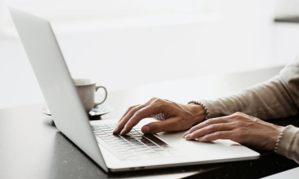 Siap-siap, Harga Laptop Akan Naik Karena Krisis RAM Foto: Getty Images/iStockphoto/Poike