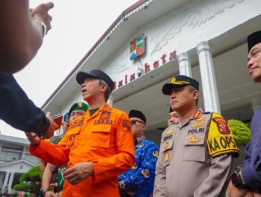 Wali Kota Bogor Dedie Rachim didampingi Forkopimda. (foto: Kominfo)