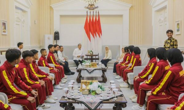 paskibra smpn 8 kota bogor. (foto: ist)