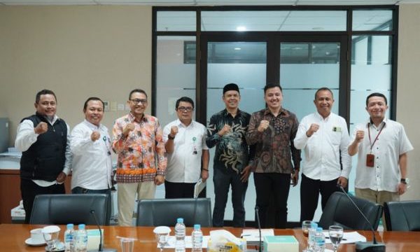 Anggota DPRD Kota Bogor rapat dengan perumda ppj. (foto: hmp)