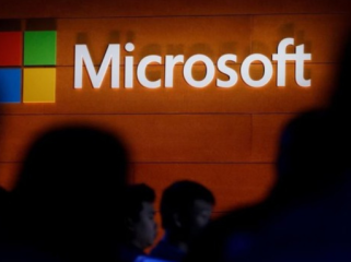 Microsoft Dikabarkan PHK 22 Ribu Karyawan Awal 2026, Imbas AI Foto: Drew Angerer/Getty Images