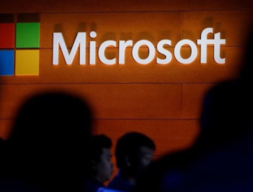 Microsoft Dikabarkan PHK 22 Ribu Karyawan Awal 2026, Imbas AI Foto: Drew Angerer/Getty Images